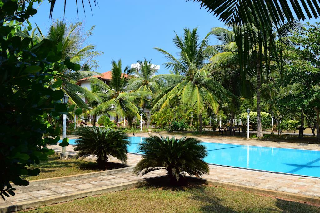 Hotel Lagoon Paradise Negombo Exteriör bild